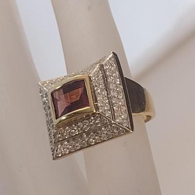 14 Karat Yellow Gold and Gemstone Ring- Size 3 1/4- Approx Weight 8.6 Grams (#12)