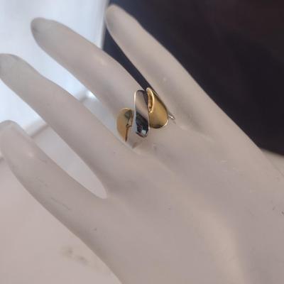 14 Karat Yellow and White Gold Ring- Size 6- Approx Weight 6.9 Grams (#13)