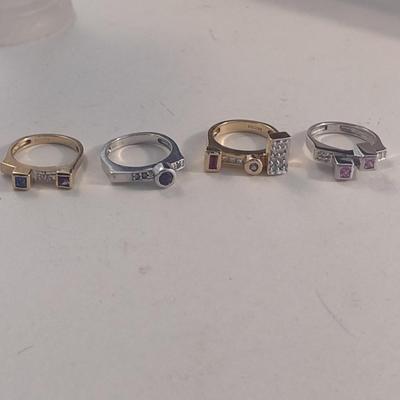 14 Karat Yellow and White Gold Four Stacking Ring Set- Size 6- Approx Weight 19.8 Grams (#15)