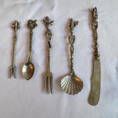 Ornate Silver Utensil Variety (GB-DZ)