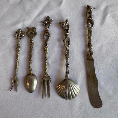 Ornate Silver Utensil Variety (GB-DZ)