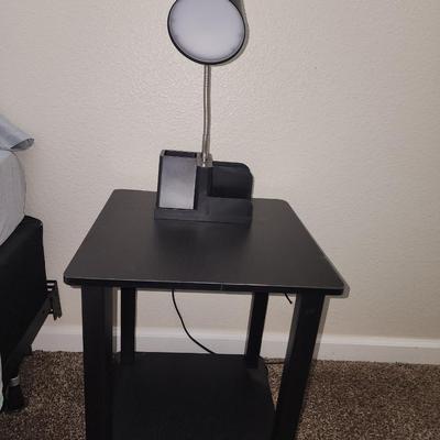 Table Black Lamp w Charging Port