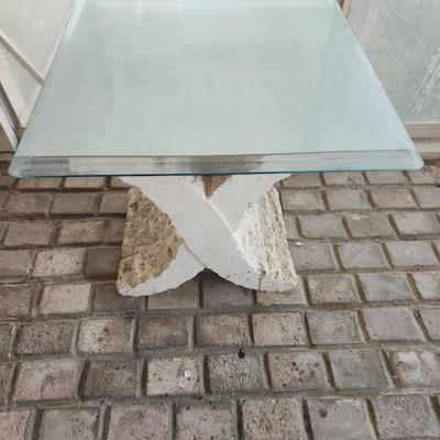 Table w Glass Top