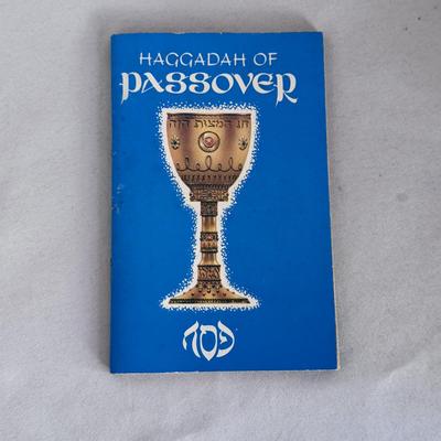 Ceramic Passover Seder Plate and Other Jewish Ceremonial Items (GB-DZ)