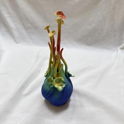 Delicate Ceramic Flower Sculpture (LR-BM)