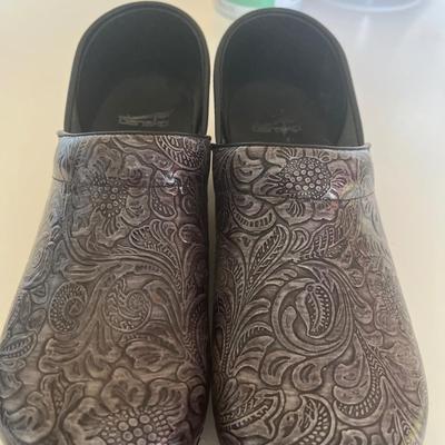 New Dansko shoes size 42