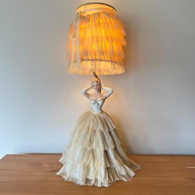 Vintage Porcelain 1950's 3-Way Figurine Table Lamp