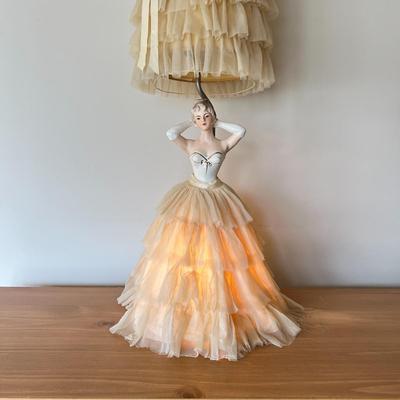 Vintage Porcelain 1950's 3-Way Figurine Table Lamp