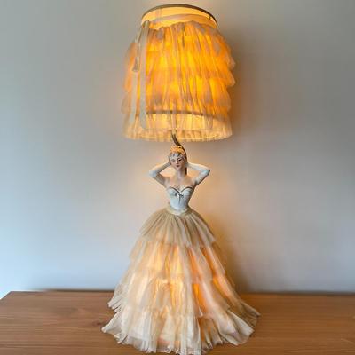 Vintage Porcelain 1950's 3-Way Figurine Table Lamp