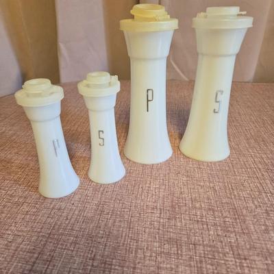 Vintage Tupperware Shakers