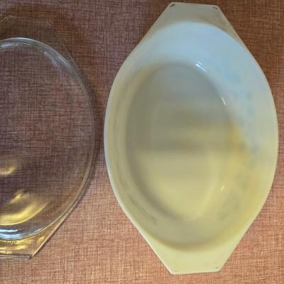 Pyrex Golden Acorn Casserole Dish