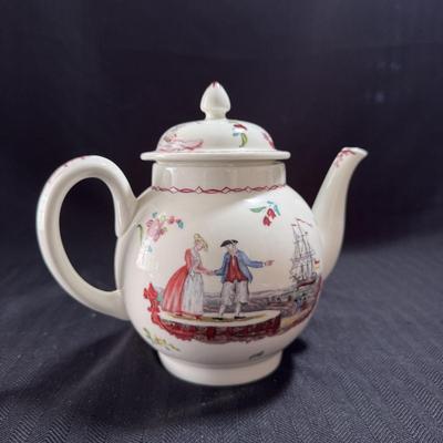 Murano Style Figurine w/ Lenox Liverpool Teapot (GB-DZ)