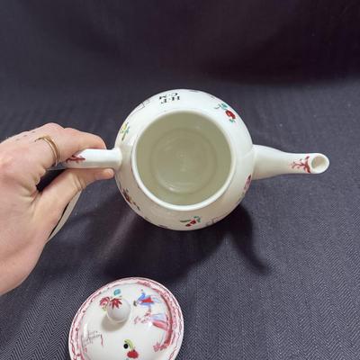 Murano Style Figurine w/ Lenox Liverpool Teapot (GB-DZ)