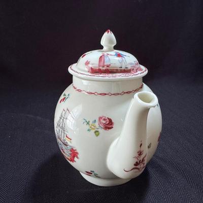 Murano Style Figurine w/ Lenox Liverpool Teapot (GB-DZ)