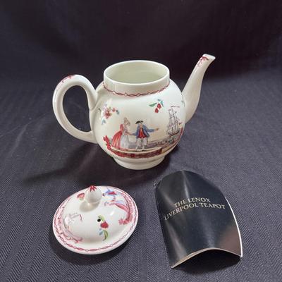 Murano Style Figurine w/ Lenox Liverpool Teapot (GB-DZ)