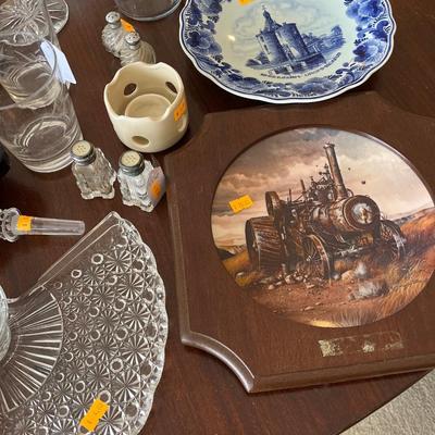 Misc. trays, glassware