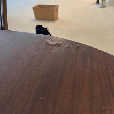 Table, six chairs with three leaves & pads