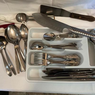 Kitchen silverware, knives, serving utensils