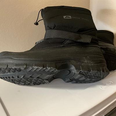 Ozark Trail Winter Boots, size 9