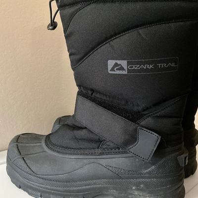 Ozark Trail Winter Boots, size 9