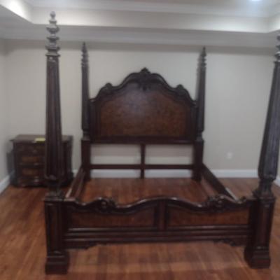 Impressive Hooker Brand King Sized Four Poster Bed Head and Footboard Set with Side Rails