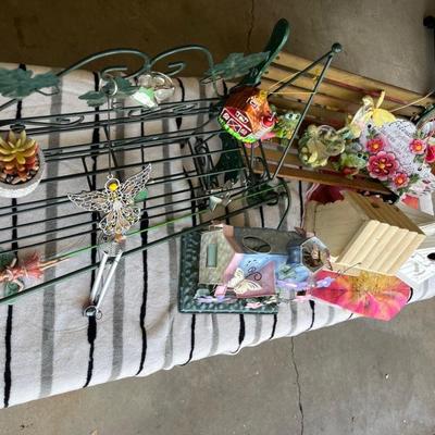 Pretty garden décor