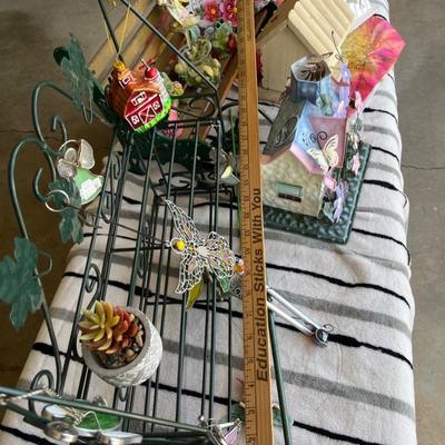 Pretty garden décor