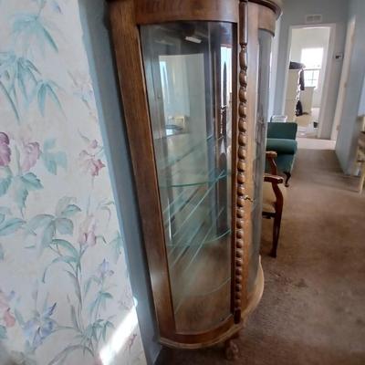 Antique Oak Curio Cabinet – Claw Feet & Spiral Columns - glass shelves - lite up display - Includes key!