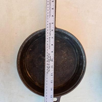 Vintage Cast Iron Cookware duo with a lid that fits both