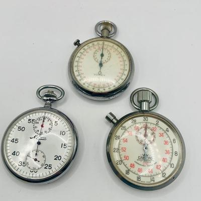 LOT 301: Collection of Vintage Swiss Made Stop Watches by Camero, Zonex, Minerva 1939 US Navy