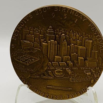 LOT 312 Collection of Bronze Medal/ Tokens - Detroit and More