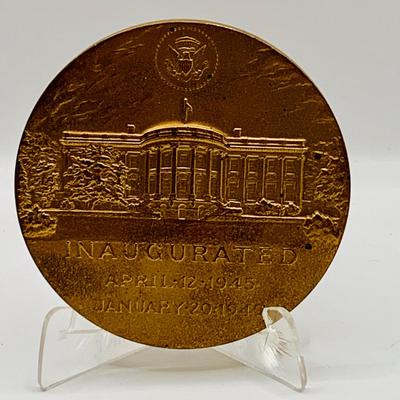 LOT 314: Assortment of Bronze Medals Featuring US Presidents and More