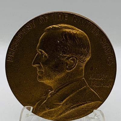 LOT 314: Assortment of Bronze Medals Featuring US Presidents and More