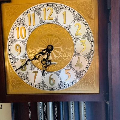 LOT 315: Vintage Seth Thomas Grandfather Clock