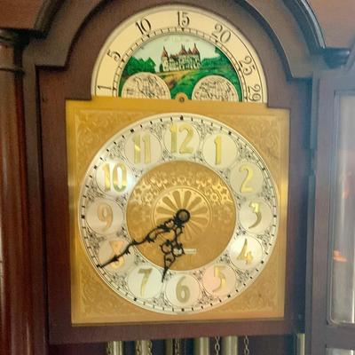 LOT 315: Vintage Seth Thomas Grandfather Clock