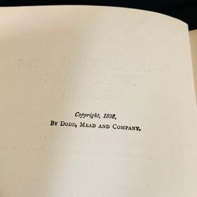 LOT317: Collection of Vintage Books H. Allen Smith/Leo Hershfield and More