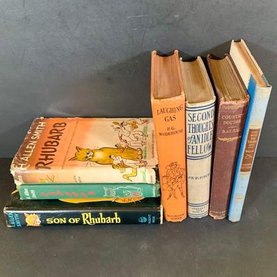 LOT317: Collection of Vintage Books H. Allen Smith/Leo Hershfield and More