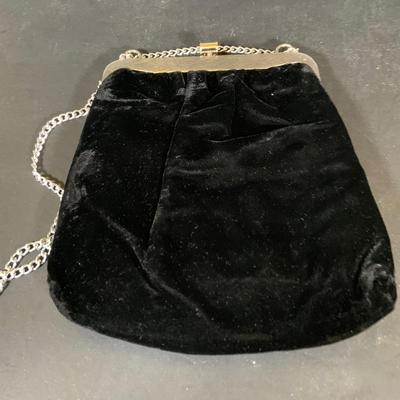LOT 393: Collection of Vintage Evening Clutches, Purses and More