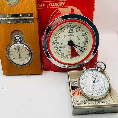LOT 395: Aristo Basketball - Football Timer, Heuer and Selkosha Stop Watches