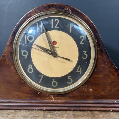 LOT 432: Vintage Telechron Electric Mantel Clocks
