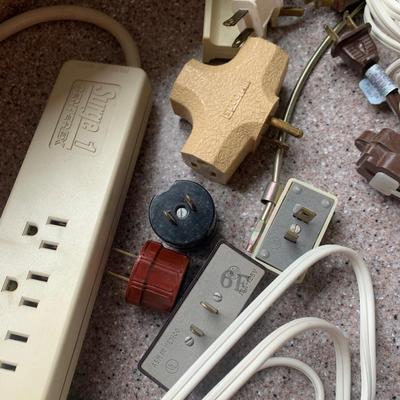 Extension Cords / Walk Plugs Lot