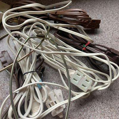 Extension Cords / Walk Plugs Lot