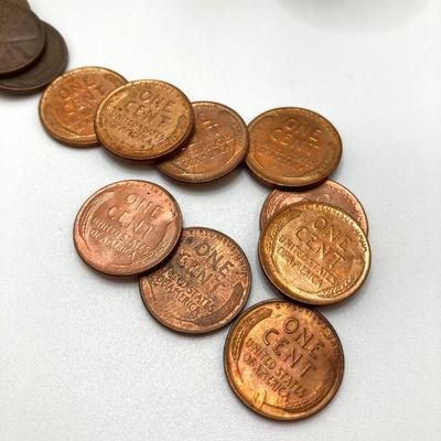 LOT 465: Large Collection of Vintage Pennies - Wheat and More
