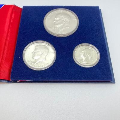 LOT 471: 1776-1976 United States Bicentennial Silver Proof Set, 1980 Uncirculated U.S. Mint Coin Set and 1981 Uncirculated U.S. Mint Coin...