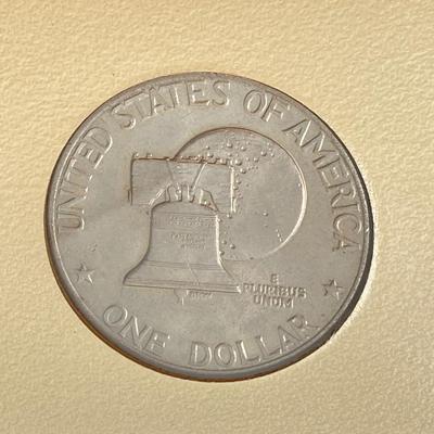 LOT 477: First Day of Issue Commemorating The Bicentennial April 13, 1976 Two Dollar Bill, U.S. Eisenhower One Dollar Coins and...