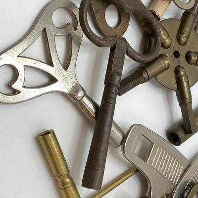 LOT 523: Collection of Vintage Clock Keys - Ansonia, Schatz and Much More