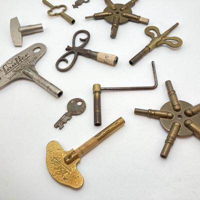 LOT 524: Clock Key Collection - Karl Lauffer, Universal and More