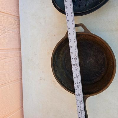 Lodge Cast Iron Skillet with Lid – 10" USA Made