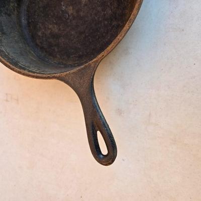 Lodge Cast Iron Skillet with Lid – 10" USA Made