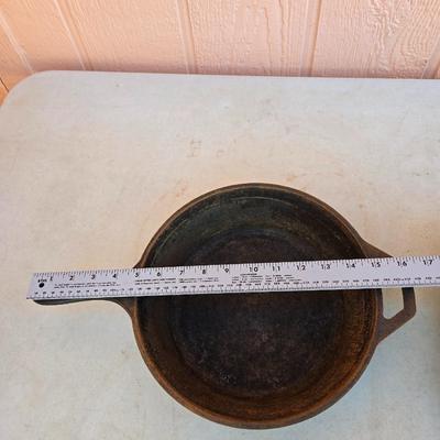 Lodge Cast Iron Skillet with Lid – 10" USA Made
